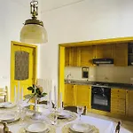 Victorian House Bed & Breakfast